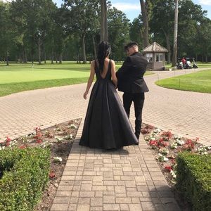 PRETTY BLACK PROM/GOWN DRESS